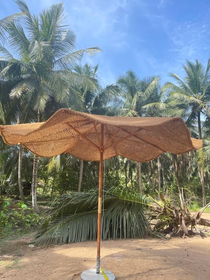 parasol-coconut-fiber-front-view-under