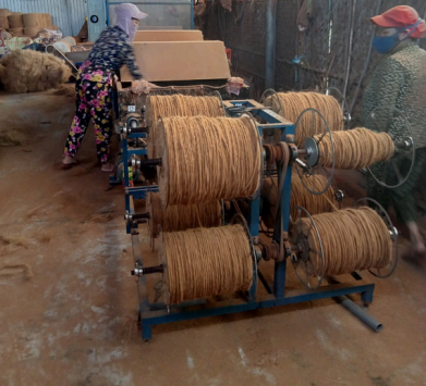 spinning-coconut-fiber